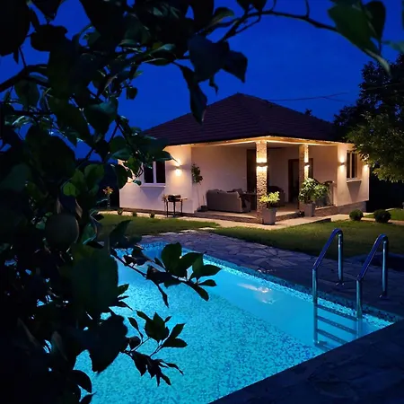 Slatinska Idila - Kuca Sa Bazenom *