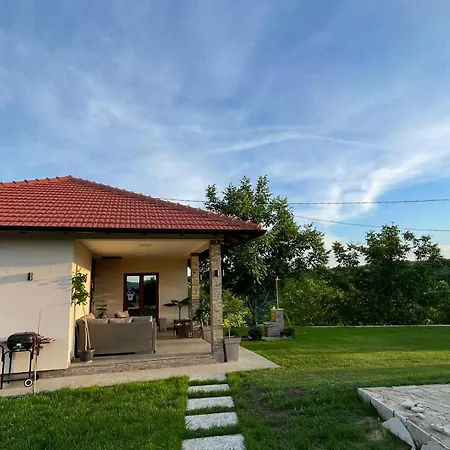 Slatinska Idila - Kuca Sa Bazenom