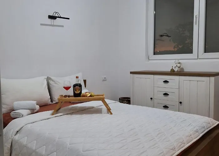 Slatinska Idila - Kuca Sa Bazenom * Bunar